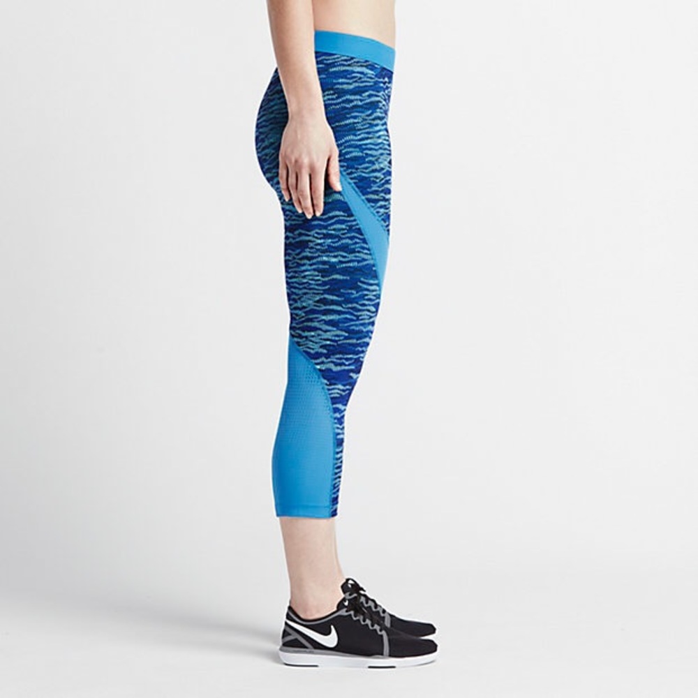 SOLD NIKE | Pro Leggings - Picture 7 of 8